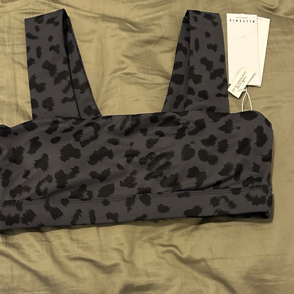 Black Leopard Print Sports Bra